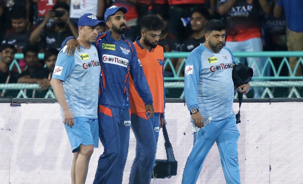 Watch Kl Rahul Leaves Field After Suffering Injury Cricket Chamber